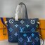 LV Neverfull MM Monogram GradationBlue / LV Tote Bag กระเป๋าโท้ทใบใหญ่ มาพร้อมใบลูก งานเกรดดีสุด หนังแท้หนังสวยเต็มใบ เหมาะสำหรับใช้ในชีวิตประจำวัน โทนสีกรมลายโมโนแกรมปั๊มนูนพิมพ์ลายไล่สีโดดเด่นบนหนัง