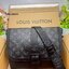 LV Saumur Messenger Bag Monogram Eclipse Canvas Bag กระเป๋าสะพายทรงแมสเซ็นเจอร์ ดีไซน์ทันสมัย คอลเลคชั่นสุดหล่อ ดีไซน์คลาสสิคแฝงดีเทลความหรู