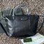 Longchamp Le Pliage Cuir Top handle bag S เรียกว่าเป็นกระเป๋าอีกหนึ่งรุ่นที่ไม่ว่ายังไงก็ฮอตฮิตและติดเทรนด์ตลอดไม่เคยเปลี่ยนกับ ทรง Le Pliage Cuir หนึ่งในตระกูลกระเป๋าสุดไอคอนิกจากแบรนด์