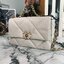 CHANEL 19 Handbag Flap Bag กระเป๋าสะพายรุ่นในตำนานที่เป็นลูกรักของสาวๆ ไปแล้ว คลาสสิกที่สุด ให้ลุคลูกคุณมั๊กมากกก งานหนังเรียบสวย หนังมีกลิ่นหอมฟุ้งตั้งแต่เปิดกล่อง หรูหราแบบไม่ต้องพูดเยอะ