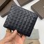 หนังแท้ BOTTEGA VENETA WALLET / BV Wallet พร้อมส่งที่ไทย กระเป๋าสตางค์ใบสั้นคุณผู้ชาย รุ่นตามหา มาเท่าไหร่ไม่เคยพอเลยค่า เป็นรุ่นคลาสสิกที่หยิบมาใช้งานได้บ่อยที่สุด งานหนังลูกวัวแท้ทั้งใบ ใช้ทนทานได้นาน ใช้ทนทานได้นานภาพสินค้าถ่ายจากงานขายจริง ใช้งานต่างป