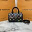 ORI | LV x TM Nano Speedy Bag Murakami กระเป๋าสะพายสปีดี้นาโนไซส์เล็ก เผยความมีชีวิตชีวาปรับดีไซน์โทนสีสดใส สวยเรียบหรู ผู้ดี แต่งแต้มดีเทลจากคอลเลคชั่น LV x Murakami คอมพลีตลุคด้วยที่ห้อยกุญแจรูปโบว์สุดเอ็กซ์คลูซีฟ