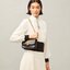 TORY BURCH ELEANOR SMALL CONVERTIBLE SHOULDER BAG ฮอตไอเท็ม รุ่นนี้ขายดีขายหมด สวยหรู คุณหนู ผู้ดี!! หายากมากแล้วน้า กระเป๋าสะพายข้าง ดีไซน์อยู่ทรง ขนาดกำลังสะดวกใช้สำหรับสาว วัสดุหนังแท้เต็มใบ สีทูโทน เปิด-ปิดด้วยแถบแม่เหล็ก ภายในแบ่งสัดส่วนได้เป็นอย่างด