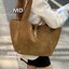 YSL Le 5 À 7 Bea suede tote bag กระเป๋าทรงโท้ทงานหนังกลับ สวยเด่นเป็นเอกลักษณ์มาก ดีไซน์เรียบแต่มากมีอยู่จริง สวยดูแพง ที่ไม่มีตอนนี้คือพลาด