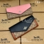 COACH SOFT WALLET BAG กระเป๋าสตางค์ใบยาว หนังชั้นแรก ลายcผสมหนังเรียบ แบบซองจดหมาย ฝาปิดเปิดแบบกระดุม มีช่องด้านหน้าหนึ่งช่อง ช่องใส่ธนบัตรตามยาวหนึ่งช่อง และช่องเสียบัตรต่างๆได้8ช่องค่ะ ด้านหลังเป็นช่องซิปยาวสำหรับใส่เหรียญนะคะ ใบขนาดพอดีมือ สีทูโทนน่าใช