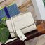TORY BURCH Fleming Convertible Shoulder Bag ดีไซน์น่ารัก ดูแพงไม่เป็นรองใคร ใช้ได้ทั้งทั่วไปและออกงาน สาว ๆ คนไหนที่กำลังมองหากระเป๋าสะพายไหล่น่ารัก ๆ สักใบที่มีดีไซน์โดดเด่น สะดุดตาล่ะก็ไม่ควรพลาดกับ Collection นี้เลยค่ะ เพราะ Fleming นั้นเป็นรุ่นที่เรีย