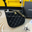 Chanel 22K Hobo Shoulder Bag กระเป๋าสะพายทรงโฮโบทรงสวย หนังเรียบหรูหรา อะไหล่ทองวินเทจ ประดับโลโก้แบรนด์สุดหรูด้านหน้า