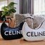 CELINE SHOULDER BAG VIP GIFT WITH PURCHASE (GWP) พรีเมี่ยมกิ๊ฟ Limited Edition จาก CELINE HAUTEPARFUME DUTYFREE COUNTER ดีไซน์ยอดนิยมหนังนิ่มสวยอยู่ทรงเปิดปิดด้วยซิปอะไหล่เงิน ภายในโล่งกว้างมีช่องเล็กสามารถใส่มือถือกระเป๋าสตางค์ใบยาวของใช้ได้จุ หูหิ้วหนัง