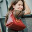 หนังแท้ | Gucci Softbit medium top handle bag โฉมใหม่ล่าสุด กับกระเป๋าสะพายรูปทรงใหม่เรียบหรูด้วยหนังลายเกรน ตกแต่งอะไหล่ Horsebit ครึ่งรูปขนาดใหญ่ด้านหน้าสวยหรูโดดเด่น สวยผู้ดี ดารา เซเลปใช้กันเพียบ