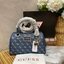 Guess Handbag with Small Shoulder Strap Tyren SG796605 New collection!! Guess ทรงหมอน ขนาดเล็ก ลายซิกเนเจอร์แบรนด์ ทรงหมอนยอดฮิต มีให้เลือก 5 สี สีสวยคลาสสิก เข้ากับง่ายกับทุกชุด ปิด/เปิด ด้วยซิป ภายในโล่งกว้าง แยกเป็นสัดส่วนใช้งาน ซับในตราแบรนด์ ใส่กระเป