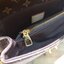 LV Pochette Metis East West Monogram Canvas กระเป๋ามัลติฟังก์ชั่น ดีไซน์กะทัดรัด สะดวกพกพามากๆ และพิเศษสุดๆมีสายมาให้ถึง 2 แบบ