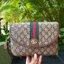 GUCCI Ophidia mini GG shoulder bag กระเป๋าถือ กระเป๋าสะพายทรงสวย ดีไซน์ที่เป็นเอกลักษณ์ จะถือเป็นครัช สะพายไหล่ หรือครอสบอดี้ก็สวยลงตัวได้ทุกสไตล์