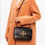 Tory Burch 75003 Eleanor Medium Convertible Shoulder Bag พร้อมส่งที่ไทย อีกรุ่นที่น่าครอบครองมากๆค่ะ กระเป๋าสะพายข้างและทบสายเป็นคล้องไหล่ได้ หนังแท้ชั้นดี ใช้ได้กับทุกๆโอกาส ห้ามพลาด ก่อนหมดนะคะ!!