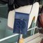 TORY BURCH MILLER METAL PHONE CROSSBODY อีกหนึ่งกระเป๋าใส่มือถือรุ่นฮิตที่เชื่อว่าหลาย ๆ คนต้องเคยเห็นผ่าน ๆ ตามาอย่างแน่นอน กับแบรนด์ Tory Burch ดีไซน์กระเป๋าทรงฝาพับแม่เหล็กใช้งานง่าย มาพร้อมดีเทล Logo สีเดียวกับเฉดสีของกระเป๋า แต่ยังมีความน่ารักด้วยทรง