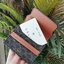 CELINE SHORT WALLET กระเป๋าสตางค์ซีลีนใบสั้น วัสดุ Triomphe Canvas หนังขึ้นลาย Signature Brand สวยอยู่ทรงมีโลโก้ด้านหน้าเปิดปิดด้วยฝาพับคาดเเถบหนังด้านหน้า ภายในมีโลโก้ มีช่องแบ่งหลายช่อง มีช่องใส่บัตรหลายช่อง สามารถช่องใส่เหรียญ บัตร ธนบัตรเเบบพับได้ ไอเ