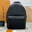 LV Discovery Backpack กระเป๋าเป้สะพายหลัง ผสมผสานความมีสไตล์ สะดวกสบาย กับฟังก์ชันการใช้งานเข้าด้วยกัน ไอเท็มออกแบบรับกับรูปร่าง ปั้มลาย Monogram Shadow เต็มใบ