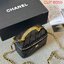 CHANEL Vanity Top Handle Bag / Chanel makeup bag กระเป๋าใส่เครื่องสำอางค์สวยหรู น่ารักลูกคุณหนูต้องยกให้ใบนี้เลยค่า น้องโดดเด่นที่หูจับโซ่สีทองสวยเงางาม ด้านในกว้างขวาง จะใช้เองหรือเป็นของขวัญ ของฝาก แนะนำรุ่นนี้เลยค่ะ!