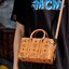 M.C.M SMALL E/W SOFT BERLIN CROSSBODY IN VISETOS ไอเท็มใหม่ในดีไซน์ทรงกระเป๋าเดินทางแบบคลาสสิค ย่อส่วนมาให้ใช้งานได้แบบสบายๆ พกพาสะดวก แมทช์ได้ทุกสไตล์ ใช้ได้แบบ unisex ใช้งานง่ายด้วยหูจับในตัว และซิปหลัก อะไหล่สีดำดูมีมิติตัดกับสีน้ำตาลคอนยัคได้เป็นอย่าง