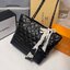 VIP 】CHANEL TOTE BAG กระเป๋าสะพายขนาดกลาง กำลังสวยเลยค่ะ ด้านในใส่ A4 , IPAD ได้สบายม้ากกก จะถือไปออกงานหรือเที่ยวในวันชิลๆก็สวยหรูที่สุดคะ ใส่ของได้หมดครบจบในใบเดียว มีใบเดียวจบ บอกเลยเลิศมากค่ะ