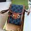 Gucci Horsebit 1955 mini bag / Gucci Phone Bag ออริจินอล รุ่นยอดฮิต ไซส์มินิ ที่ใครๆก็ต้องรู้จัก!! กับกระเป๋าขนาดมินิในรูปแบบผ้าแจ็คการ์ดสีขาวงาช้างและน้ำเงิน ได้รับแรงบันดาลใจมาจากดีไซน์ดั้งเดิม ซึ่งแอคเซสเซอรี่นี้โดดเด่นด้วยรายละเอียดดั้งเดิมที่ทันสมัยโ
