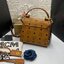M.C.M Heritage Visetos Coated Canvas Satchel คอลเลคชั่นใหม่ล่าสุด ดีไซน์ไซส์กะทัดรัด เหมาะกับการเก็บของสำคัญของสาวๆ ได้อย่างมั่นใจ สะพายได้แบบคล่องตัว กระเป๋าสะพายข้าง ตัวกระเป๋าเป็นหนังแคนวาสคุณภาพ ภายในเป็นช่องโล่ง สาวๆได้พกพาใบนี้ไปทำกิจกรรมได้ตามสะดวก