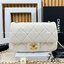 CHANEL FLAP BAG Pearls & Gold-Tone Metal กระเป๋าสะพายดีไซส์คลาสสิคหนังแท้แต่งมุก เกรดออริ สลับแท้ 1:1 ใช้งานต่างประเทศได้ ภาพถ่ายจากงานขายจริง