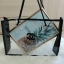 New Choose!! Chanel Transparent Tote Bag กระเป๋าดีไซน์เก๋ขนาดใหญ่ จาก premium gift เครื่องสำอาง Chanel ตัวกระเป๋าเป็นพลาสติกใส สกรีนยี่ห้อไว้ที่ด้านหน้า สายเป็นเชือกเนื้อนิ่มสีดำ จุของได้เยอะม้ากกกก จะใช้ถือใส่ของ หรือเป็นถุง shopping ก้เริ่ดคะ