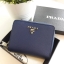 New Item! สำหรับสาวๆที่ชอบถือ **กระเป๋าสตางค์ใบเล็ก ขอแนะนำ Prada Short Saffiano wallet กระเป๋าสตางค์สั้น ขนาดกะทัดรัด เปิดปิดด้วยซิป อะไหล่ทอง ปั้มแบรนด์ ทั้งใบ **จุดเด่น มีช่องใส่รูปถ่าย ใส่บัตรได้หลายช่อง ด้านในมีช่องซิปแยกอีก1ช่องค้า อีกหนึ่งไอเท็มที่