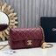 ORI หนังแท้ | Chanel Classic Flap Bag กระเป๋าสะพายรุ่นคลาสสิก สายประดับบอลโลโก้สวยหรูอะไหล่สีทองสวยงาม
