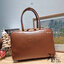 MIU MIU LEATHER BEAU BAG กระเป๋าถือรุ่นสุดจึ้ง ที่ไม่มีตอนนี้คือพลาด ดีไซน์เรียบแต่มากมีอยู่จริง สวยดูแพง หูจับในตัวง่ายและสะดวกพกพา เพียงแค่คล้องไหล่ ขนาดใหญ่จุของได้แบบสบายๆ