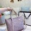 TORY BURCH TOTE BAG กระเป๋าสะพายไหล่ทรงชอปปิ้ง รุ่นขายดีอันดับ1 ของแบรนด์นี้นะคะ ทรงคลาสสิค ฮิตตลอดกาล ทรงสวยขนาดกำลังดี ตัวกระเป๋า วัสดุหนัง Pu ด้านหน้าติดโลโก้แบรนด์ /ประดับด้วยพวงกุญแจหนัง ตัดแถบแนวเส้นตรงวัสดุผ้าแคนวาส เปิดปิดด้วยซิปรูด ภายในช่องหลัก 