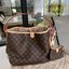 VIP 🥂 Louis Vuitton Monogram Delight Canvas กระเป๋าสะพายข้างทรงสูงใบใหญ่หนังแกะสังเคราะห์ หูหิ้วปั้มโลโก้ ด้านในมี1ช่องซิป 1ช่องใส่ของจุกจิ๊ก มาพร้อมกระเป๋าเล็กน่ารักใส่ตังค์ คุ้มสุดๆ อะไหล่ทองหรูหรา มีสายยาว ถอดสายได้ ปรับระดับได้ จุของได้เยอะ หร