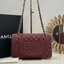 ORI หนังแท้ | CHANEL Classic Medium Flap Bag 25cm กระเป๋าสะพายคลาสสิกรุ่นยอดนิยมตลอดกาล ดีไซน์เรียบหรูหราขับผิว งานหนังแท้ อะไหล่ทองหรูหรา สุดยอดเดอะเบสท์ไอเท็ม