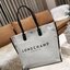 LONGCHAMP ESSENTIAL TOILE SHOULDER BAG L ECRU วัสดุ Cotton Canvas & Grained cowhide คอลเลคชั่นใหม่ ฮิตสุดๆในเหล่าดาราเซเลป ด้วยดีไซน์สวยขนาดกำลังดีเนื้อหนาอยู่ทรง น้ำหนักเบา