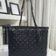 ของแท้ 💯% GUESS WOMEN'S CESSILY TOTE FLAP BAG ของแท้ กระเป๋าสะพายทรง SHOPPING BAG