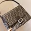 FENDI MAMMA BAGUETTE ZUCCA BROWN FABRIC BAG (GWP) พรีเมี่ยมกิ๊ฟ Limited Edition จาก FENDI วัสดุ CANVAS พิมพ์ลายแบรนด์ เปิดปิดด้วยฝาปิดกระดุมแม่เหล็ก ภายในมีช่องซิป ใส่ของแยกอีกช่อง สามารถใส่กระเป๋าสตางค์ยาว iphone เงิน ของจุกจิกได้ มาพร้อมสายสะพาย2แบบ ถอด