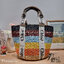 CHLOE LARGE WOODY BASKET Multicolor กระเป๋าสะพายสานทรงตะกร้า ยอดฮิตติดลมของแบรนด์ ด้วยวัสดุสังเคราห์จากธรรมชาติ สานทอเต็มใบออกมาเป็นลวดลายสวยงาม