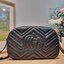 GG MARMONT SMALL SHOULDER BAG 🖤 อีกหนึ่งรุ่นในตำนาน ฮิตไม่เลิก กับกระเป๋าสะพายข้างรุ่นคลาสสิค รูปทรงกล่อง สวยใช้งานสะดวก อะไหล่สีดำดูแพง สะพายขับผิว