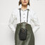 OUTTLET 】Tory burch kira chevron n/s crossbody bag กระเป๋าสำหรับใส่มือถือหรือของจุกจิกต่างๆ ได้กลายมาเป็นแฟชั่นสุดร้อนแรงแห่งปี คอลเลคชั่นนี้ออกมาเพื่อเอาใจสาวๆโดยเฉพาะ สีสันสุภาพเพื่อให้แมทช์กับสีสันของเสื้อผ้า ได้ง่าย ภายในยังสามารถแบ่งสันปันส่วนไว้สำหร
