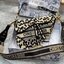 หนังแท้ DIOR SADDLE BAG Oblique Embroidery รุ่นใหม่ทอลายเสือ กระเป๋ารุ่นยอดนิยมตามแบบฉบับแบรนด์ งานทอลายคมชัด ใช้งานได้ 2 แบบ สะพายยาว CROSSBODY และสายสั้นถือได้เก๋ๆ ลุคนี้คูลสุดๆ เลยค่าา ภาพถ่ายจากสินค้าจริง! สวยมาก พร้อมส่งที่ไทยราคาสุดคุ้ม สาวๆ ห้ามพลา