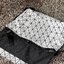 Baobao Issey Miyake Prism Sac ชาวมินิมอลทั้งชายและหญิงต้องถูกใจรุ่นนี้ เพราะ Prism Sac เป็นกระเป๋าแบบ unisex ที่มาพร้อมกับความเรียบง่ายของวัสดุเนื้อแมตต์ แต่ให้ลุคสไตล์เท่แบบคูลๆ โดดเด่นด้วยดีไซน์ที่ออกแบบมาให้ใช้งานที่ง่าย ตอบโจทย์ทุกสถานการณ์ฝาพับแบบเปิ