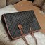 VIP 】CELINE LARGE TOTE BAG VIP GIFT WITH PURCHASE (GWP) กระเป๋าพรีเมี่ยมกิ๊ฟ Limited จาก CELINE HAUTE PARFUME DUTYFREE COUNTER วัสดุ TRIOMPHE CANVAS หนังแท้สวยอยู่ทรงดีไซน์หรูคลาสสิค มาพร้อมTAGสายหนังห้อยกุญแจทอง ภายในโล่งกว้างมีช่องซิป หัวซิปแบรนด์ สามาร