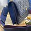 Medium Tory burch t monogram jacquard shoulder bag คอลเลคชั่น T Monogram สำหรับคอลเลคชั่นฤดูใบไม้ผลิ 2021 เราสร้างสรรค์ลายโมโนแกรมที่ได้รับแรงบันดาลใจมาจากลวดลายการถักทอผ้าห่มของชาว Pennsylvania Dutch แบบดั้งเดิม เป็นการเฉลิมฉลองโลโก้สุดไอคอนนิคของแบรนด์ 