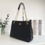 Tory Burch Kira chevron tote bag กระเป๋าทรง Tote สุดหรู ใบใหญ่ จุของได้เพียบ! วัสดุหนังแท้(Geniune Leather) หนังนิ่ม นุ่มมือมากกก มาพร้อมสายสะพายไหล่ต่อโซ่สลับหนัง อะไหล่ทองทั้งใบ ด้านข้างมีกระเป๋าเพิ่มทรงได้ ด้านในเปิดปิดด้วยกระดุมแม่เหล็ก มีช่องแบ่งใส่ข