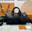 TOP ORI หนังแท้ | LV Keepall Bandoulière 25 กระเป๋าสะพายทรงหมอนสุดไอคอนิก หนังแท้ Taurillon ลายเกรน ฉลุลายโมโนแกรมสวยหรูคลาสสิก โทนสีหรูหราเข้ากันอย่างลงตัว
