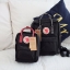 Kanken backpack กระเป๋าเป้สุดฮิต คุณสมบัติมีความทนทานสูงและสามารถกันน้ำ ทำจากเส้นใยพิเศษ เรียกว่า Vinylon-F มีซิปกลางที่เปิดเข้าไป ส่วนข้างในกระเป๋า ด้านในจะมีโฟมสำหรับรองแผ่นหลัง สะพาย สะพายสบายค่ะ เหมาะเป็นกระเป๋าเป้ที่สะพายไปโรงเรียน วันว่างสบายๆ หรือเ
