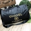 Chanel Quilted Travel Bag Super rare item! กระเป๋าเดินทางใบใหญ่ VIP. gift with Purchanel ของแท้รุ่น Limited Edition จาก counter Chanel วัสดุหนังเรียบลายตาราง เนื้อหนา กันน้ำ ดูแลรักษาง่าย ด้านหน้ามี logo brand ตัวกระเป๋าเปิดปิดด้วยซิป หัวซิปแบรนด์ อะไหล่ท