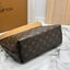 ORI หนังแท้ | LV CarryAll Monogram canvas 25cm กระเป๋าสะพายแครี่ออลรุ่นใหม่ ขนาดกำลังสวย ดีไซน์เรียบหรู มาพร้อมห่วงโซ่หัวใจห้อยสุดคิ้ว และสายสะพายแยกถอดได้ สวยหรูคลาสสิก