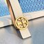 Tory burch reversible leather belt เข็มขัดที่แสนจะธรรมดา ราคาจับต้องได้ แต่คุณภาพคับเส้น เพราะไม่ว่าจะเป็นดีไซน์ที่สวยงามแบบเรียบหรูดูแพง อีกทั้งใช้งานได้ทั้งสองด้าน