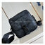 สลับแท้ LV Getaway Messenger Monogram Shadow Leather Bag กระเป๋าแมสเซนเจอร์ ขนาดกะทัดรัดเพรียวบางตอบโจทย์การใช้งาน โดดเด่นด้วยโลโก้ปั้มแบรนด์เต็มใบ